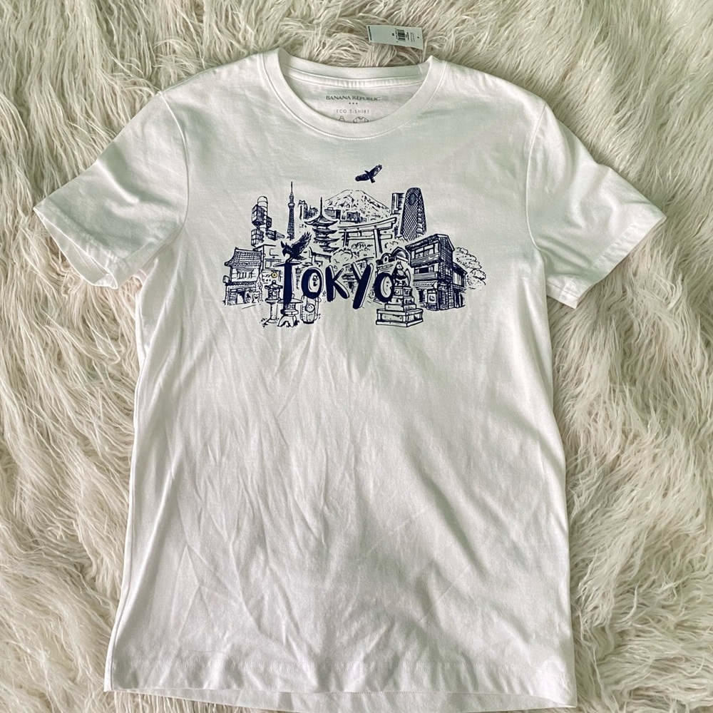 Banana Republic Tokyo Graphic Soft Tee